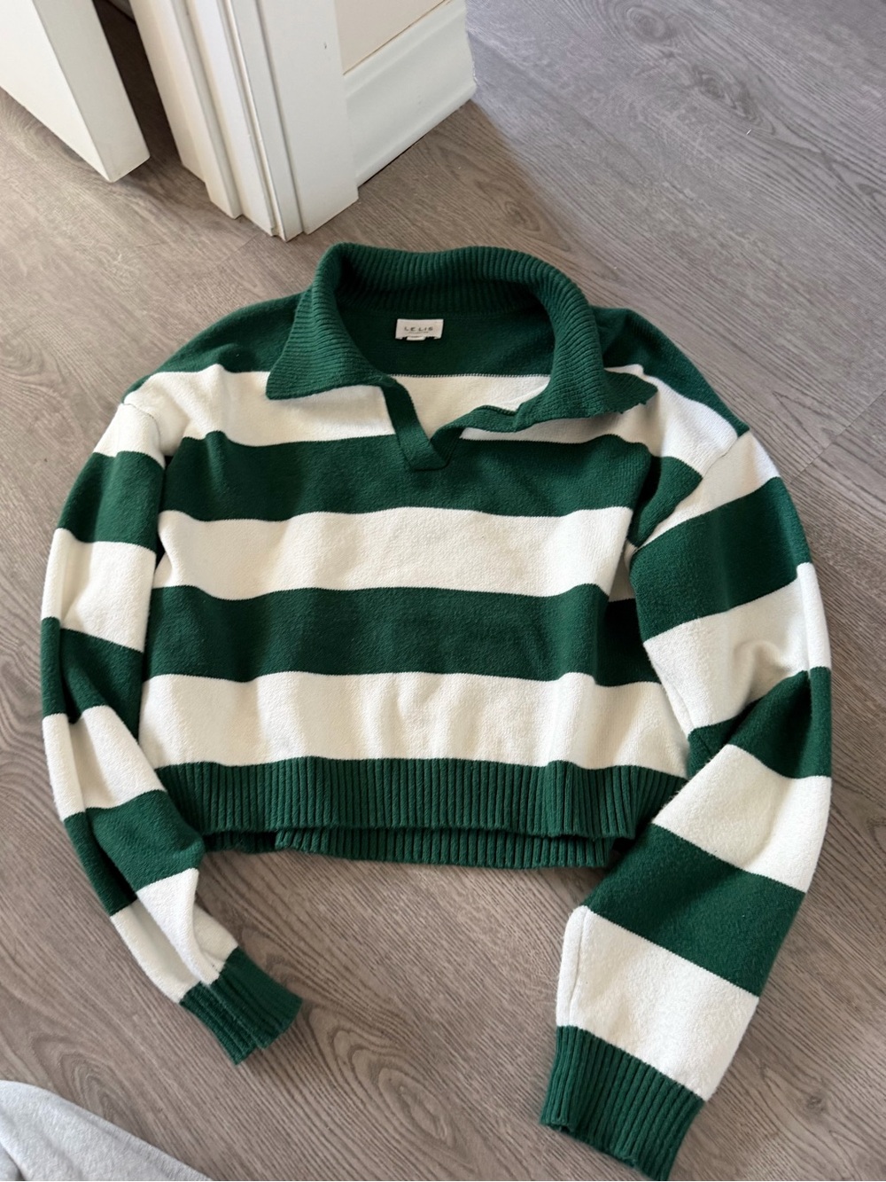 Le Lis Green and White Striped V‑Neck Cropped Sweater